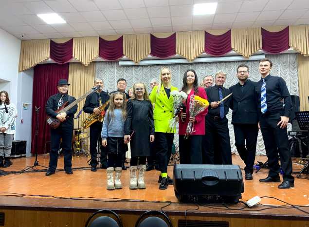 «Экспресс-бэнд» выступил в Кузнецке